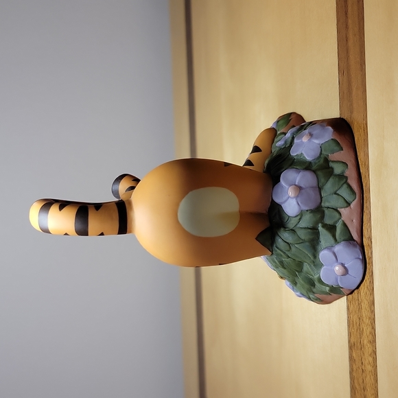 Retired Disney Pooh & Friends "Thanks a Big Bouncy Bunch" Tigger Figurine - Picture 3 of 10